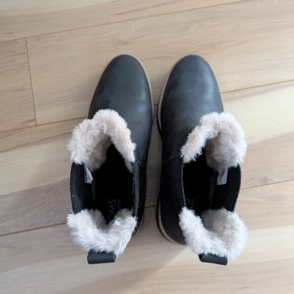TOMS Bennet Black Faux Fur Water Resistant Leather Boot (Size W's 8, no box) - Picture 5 of 7